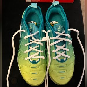Womens Air Vapormax Plus.
